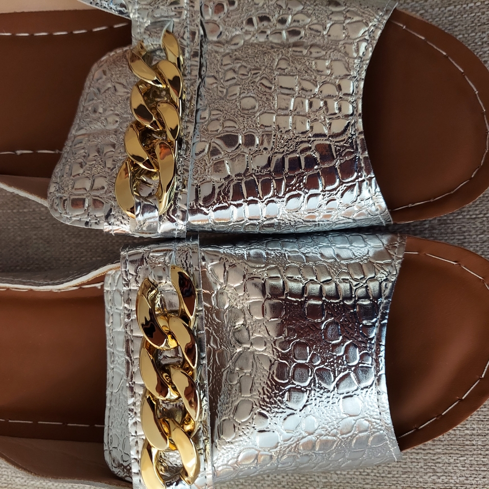 Croc-Embossed Silver Slide Sandals with Gold Chain